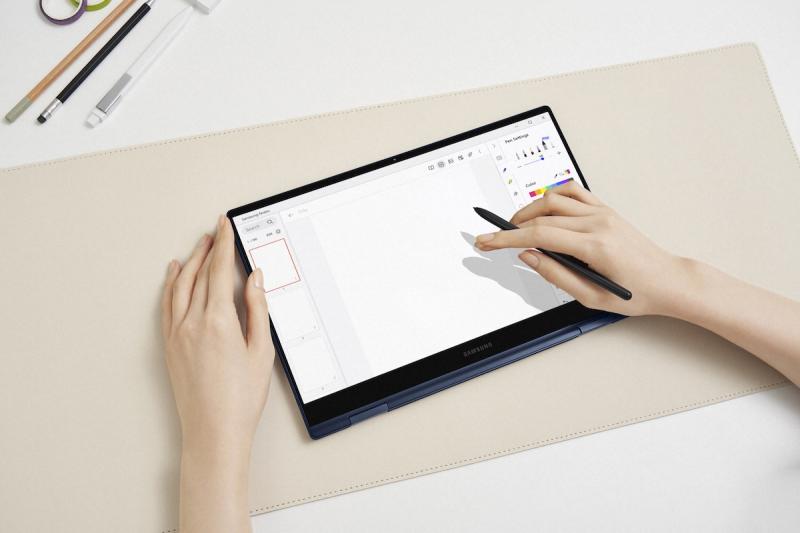 Galaxy_Book_Pro_360_13inch_MysticNavy_S_Pen_HandsOn_3_210417012209