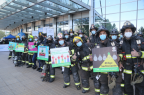 Bomberos fuera de Torre Costanera